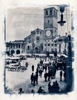 negativo originale : lastra in vetro orthocromatica 18x24cm (anno 1920-1930) 
Lodi, Piazza della Vittoria. autore anonimo.
lastra scansionata con : Epson V600
negativo digitale stampato  con : Hp laserjet 4100
carta : Fabriano F4 24x33cm  220gr
ricetta ciano : formula classica 1+1 (due passate)
esposizione : al sole con cornice a giorno 5min circa
sviluppo carta : normale aceto di vino bianco
lavaggio stampa : acqua 1min in vassoio
viraggio al nero : J-Nsol FM (autoprodotto) 15min.