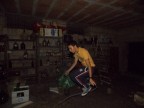 Ho comprato una nikon l810 con l'intenzione di imparare tutte le basi della fotografia, ho gi scattato qualche foto per in auto, per volevo sapere perch le foto senza flash vengono molto mosse, io non ne capisco tanto di foto per vorrei imparare , qualcuno mi pu aiutare?
Intanto ho postato qualche foto per farvi vedere, anche quella al buio, mentre un mio amico si allenava con la corda,  normale che  venuta un po sgranata
