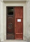 Una porta in Via Garibaldi Torino Una porta in Via Garibaldi Torino