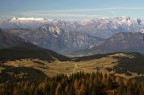 Dal Monte Verena 2014 m (Altopiano di Asiago VI) panorama verso il Passo Vezzena, Adamello e Gruppa di Brenta, novembre 2014