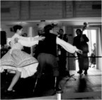 posa attraente in lontananza posa attraente in lontananza