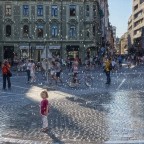 mamy .. is it raining? mamy .. is it raining?