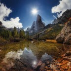 Fantastica inquadratura dalla malga Brenta Alta del sovrastante Crozzon di Brenta, la prospettiva rende ancor pi spettacolare questa cima!

La compressione ha un poco rovinato le gradazioni della foto originale!