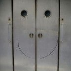 il portone ridanciano il portone ridanciano