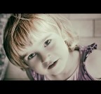 "Questo sguardo è tuo!" "Questo sguardo è tuo!"