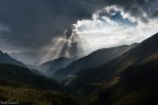 L'ultima luce nelle valli walser. Blend di 2 foto in bkt