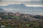 Veduta dalle colline circostanti Norma dalle quali si pu notare anche Sermoneta con il suo castello e sullo sfondo il Monte Circeo!!!!