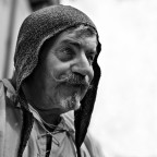 Un tenue sorriso Un tenue sorriso