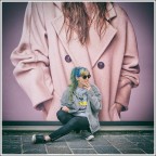 Ragazza seduta Ragazza seduta