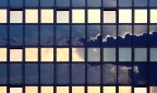 Uffici con cielo serale