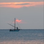 Un gozzo in un'alba Un gozzo in un'alba