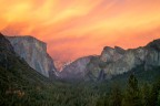 Sunset over Yosemite Valley, California.
A99, 35mm, 0.4s a f/8, ISO 50.