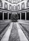 Cortile con Pomodoro