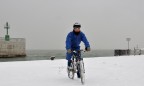 Ciclista sulla neve Ciclista sulla neve