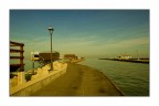 Uno sguardo sul porto canale. ..