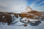 Kirkjufell e Kirkjufellsfoss in inverno Kirkjufell e Kirkjufellsfoss in inverno