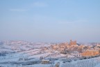 Uno scorcio del mio paese, Longiano (FC) dopo la nevicata di fine febbraio 2018.

Sempre in dubbio su quanto spazio dare al cielo, e quanto ai campi...
Poi la fretta di dover andare al lavoro non aiuta!!