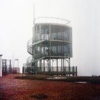 Si intravede nella nebbia Si intravede nella nebbia