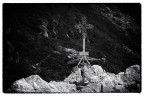 Croce in onore agli Alpini sacrificatisi per proteggere il nostro beneamato paese. Si trova sulle montagne di Oropa, luogo noto anche per il miracolo della Madonna nera.

Graditi C e C