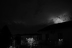 Una tempesta di fulmini ripresa dalla finestra di casa. Ho provato un bianco e nero. A voi la parola. 
18mm Iso 100 f5.6 4,0s
