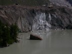 Lo spettacolare seraccamento del ghiacciaio nel lago omonimo (m. 2020)