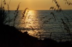 Le foto che ritraggono il mare in mille salse nella Golden Hour sono un classico. Io non mi sottraggo...