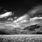 Mi riaffaccio sul forum con un'immagine dell'estate 2015...buon anno a tutti...

Piana di Castelluccio (Ilford Delta 100 - Yashica Mat 124G)