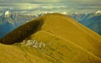 Tra Valle d'Intelvi e Lago di Como (CO) - ruderi dell'Alpe di Tremezzo presso il Crocione di Tremezzo