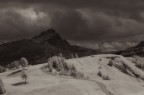 Una veduta del Settsass, facente parte delle Dolomiti, patrimonio dell'umanit Unesco. La foto  stata fatta dal famoso rifugio Bioch.

Ho utilizzato il classico 50ino Canon f/1.8 e una 1100D modificata per riprendere la luce infrarossa. Ho successivamente apportato modifiche stilistiche alla foto usando Luminar 3.