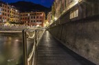 Camminamento.. la piazza dei pescatori Vernazza.