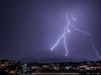 Zeus contro il Vesuvio Zeus contro il Vesuvio