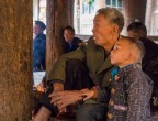 Guizhou, Cina. Nel piccolo villaggio di Yintan all'interno della torre del Tamburo, luogo di socializzazione.