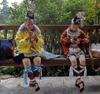 Tra uno spettacolo e l'altro Tra uno spettacolo e l'altro