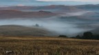 Leggere foschie nelle colline. Leggere foschie nelle colline.