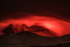 Il mio amato vulcano da qualche settimana ha ripreso la sua attivit stromboliana ed io non potevo non andare a fare qualche scatto lass in cima.... 
Lo scatto  del settte gennaio e quella sera una coltre di fitte nubi ha fatto da tappo agli spruzzi di lava creando una magica atmosfera Dantesca.
A voi giudizi e critiche.