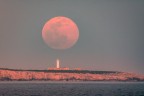 La luna e il faro La luna e il faro