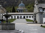 Torno al santuario di Oropa e torno a giocare col mio 25x2.

Il santuario di Oropa e la vicina panoramica e oasi Zegna sono luoghi che meritano una visita. 
Per chi non li conoscsse, si trovano a pochi km da Biella.

Ambrogio