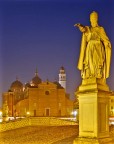 notte piovosa in Prato della Valle, Padova notte piovosa in Prato della Valle, Padova