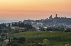 Osservando All'alba.. San Gimignano