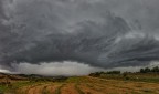 Una violenta grandinata si abbatte sul Sud Sardegna.
Panoramica di una decina di scatti ottenuti con una Canon EOS R e Canon 16-35f4L.

1/125, 400ISO f/5,6