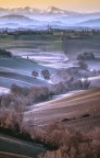 Le colline Maceratesi ghiacciate in una mattina molto fredda, in lontananza i monti della Laga in territorio Abruzzese
Suggerimenti e critiche sempre ben accetti