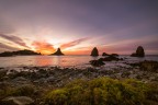 Acitrezza: veduta della Riserva naturale integrale "Isola Lachea e Faraglioni dei Ciclopi" all'alba del 3 aprile 2022