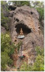 La madonna incastonata nella roccia. La madonna incastonata nella roccia.