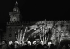 mani sulla citt