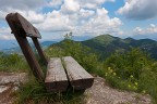 panchina sulla cima della montagna