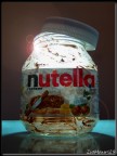 ..Hihihi.. Avevo gi Immortalato Sua Maest La Nutella in un'altra foto.. ma stamattina ci ho ripensato.. e ho voluto dargli un'area pi solenne.. pi imponente.. 

Il controluce mi sembra azzeccato, no!??! mette in risalto tutte le sue ''curve''...e il buono che c' (o che c'era?!?!?) in lei!!!

La foto ha perso un p di nitidezza dopo il ridimensionamento.. mannaggia..