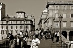 Una foto di ponte Sisto. Non pretende di essere niente di pi che una "cartolina".

Per me  una prova per vedere come viene il bn con la nuova procedura che mi sono studiato per far s che save for web di PS non mi cambi i colori. La ritengo tuttavia una foto piacevole e dunque ve la propongo.