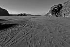 Ruote di Jeep nel deserto Ruote di Jeep nel deserto