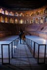 Turisti in visita al Teatro Farnese - Parma - Turisti in visita al Teatro Farnese - Parma -