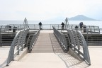 Piattaforma finale del pontile restaurato dell'arenile di Napoli